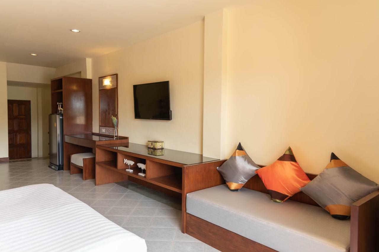 Park 38 Hotel - Sha Plus Phuket Exterior photo